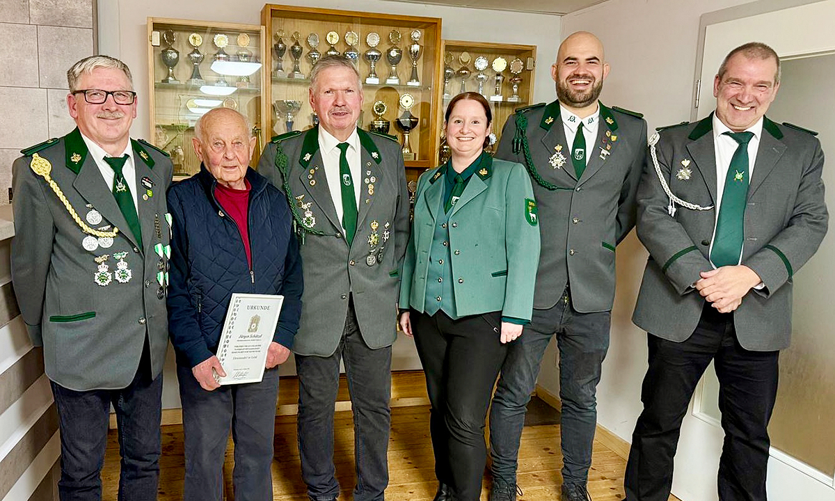 Von links: Uwe Schepull, Jürgen Schätzel, Reinhard Päsler, Mandy Talarowsky, Kevin Jahn und Michael Heinze