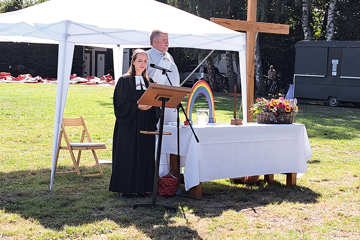 Pastorin Elisabeth Knötig und Diakon Wilfried Otto.