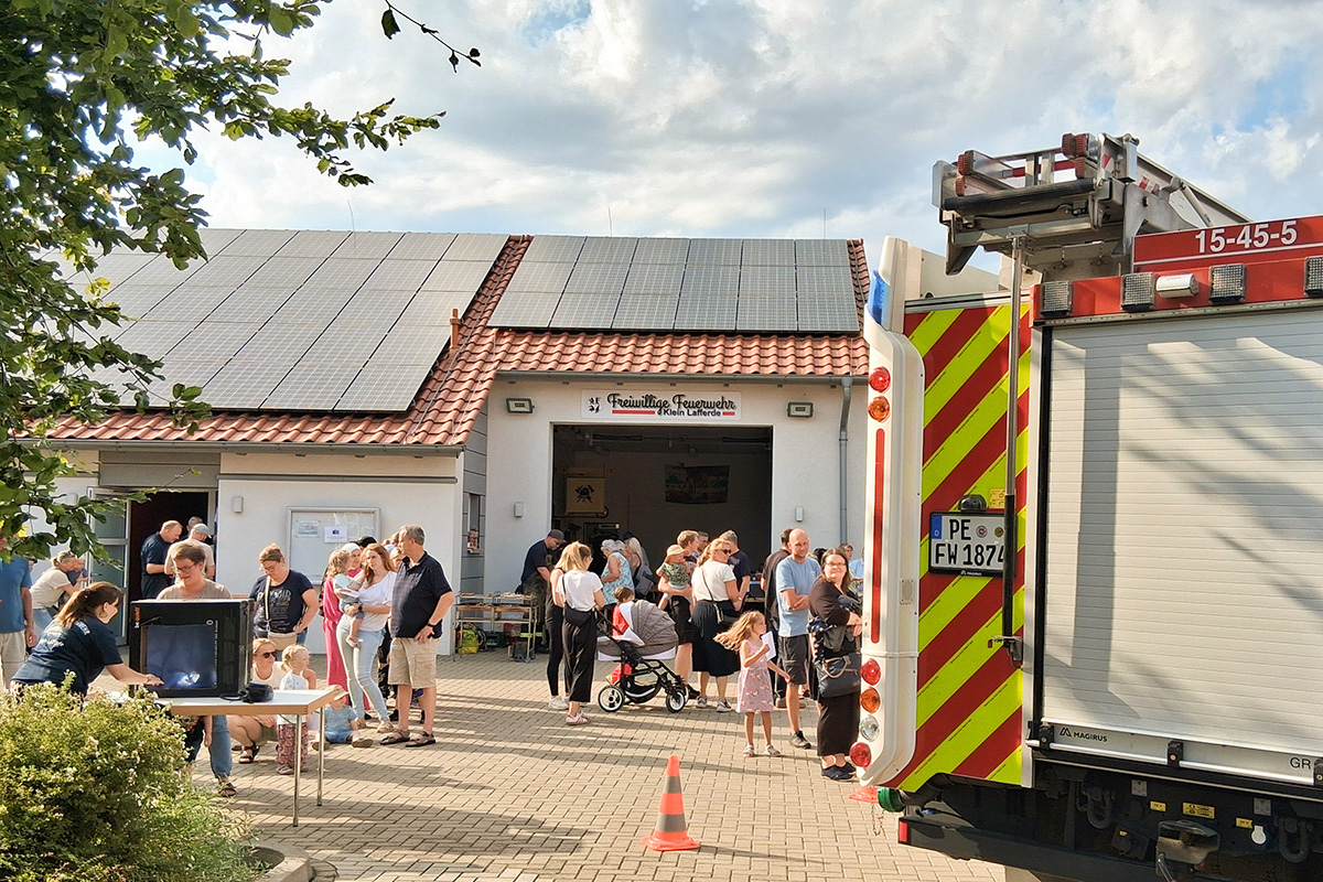Das Dorf trifft sich rund ums Feuerwehrgerätehaus mitten im historischen Kern von Klein Lafferde.