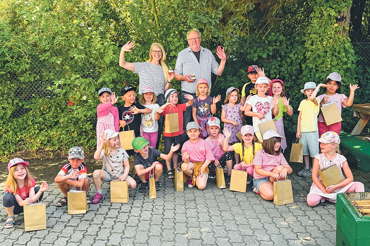 Kita Arche Noah erlebte Imkertag bei Tevigo in Vechelde.