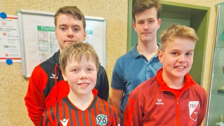 Von links vorne nach rechts hinten: Magnus Klemke, Finn Querndt, Tristan Norbert Hänning und Lukas Delp.