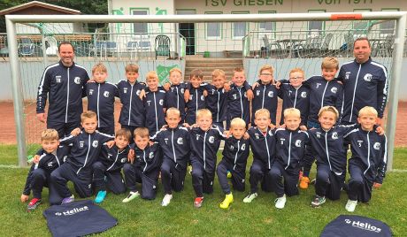 Erstmals mit einheitlichen Trainingsanzügen ausgestattet.