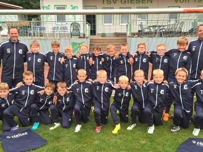 Erstmals mit einheitlichen Trainingsanzügen ausgestattet.