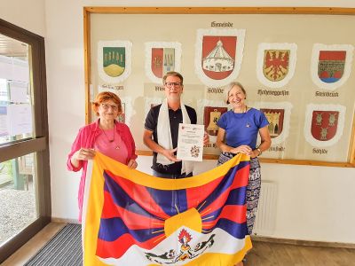 Ehrenurkunde für die Gemeinde Söhlde als Dank für langjähriges Hissen der Tibet-Flagge.