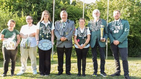 Könige 2026 (von links): Lea Vree, Danny Lennart Keune, Lara Foedke, Andreas Foedtke, Tamara Foedke, Bernd Pusch und Tobias Bruns.