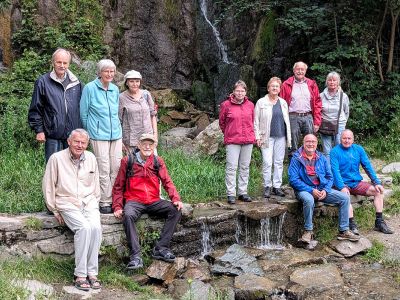 Wendeburger Wanderfreunde am Königshütter Wasserfall