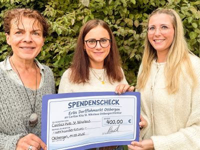 Von links: Viola Barchanski Kita St. Nikolaus, Stefanie Honsch Förderverein Grundschule Ottbergen und Katharina Rodewald Kita St. Nikolaus.