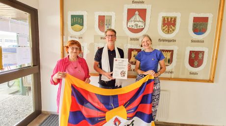 Ehrenurkunde für die Gemeinde Söhlde als Dank für langjähriges Hissen der Tibet-Flagge.